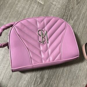 Crossbody Bag
Steve Madden